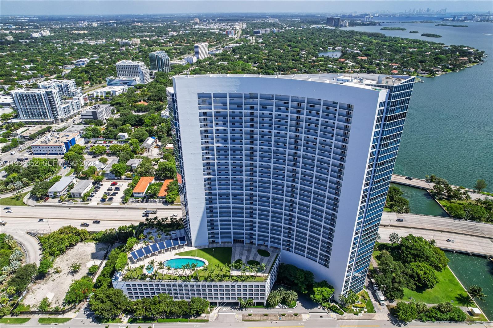 BLUE CONDO - Residential