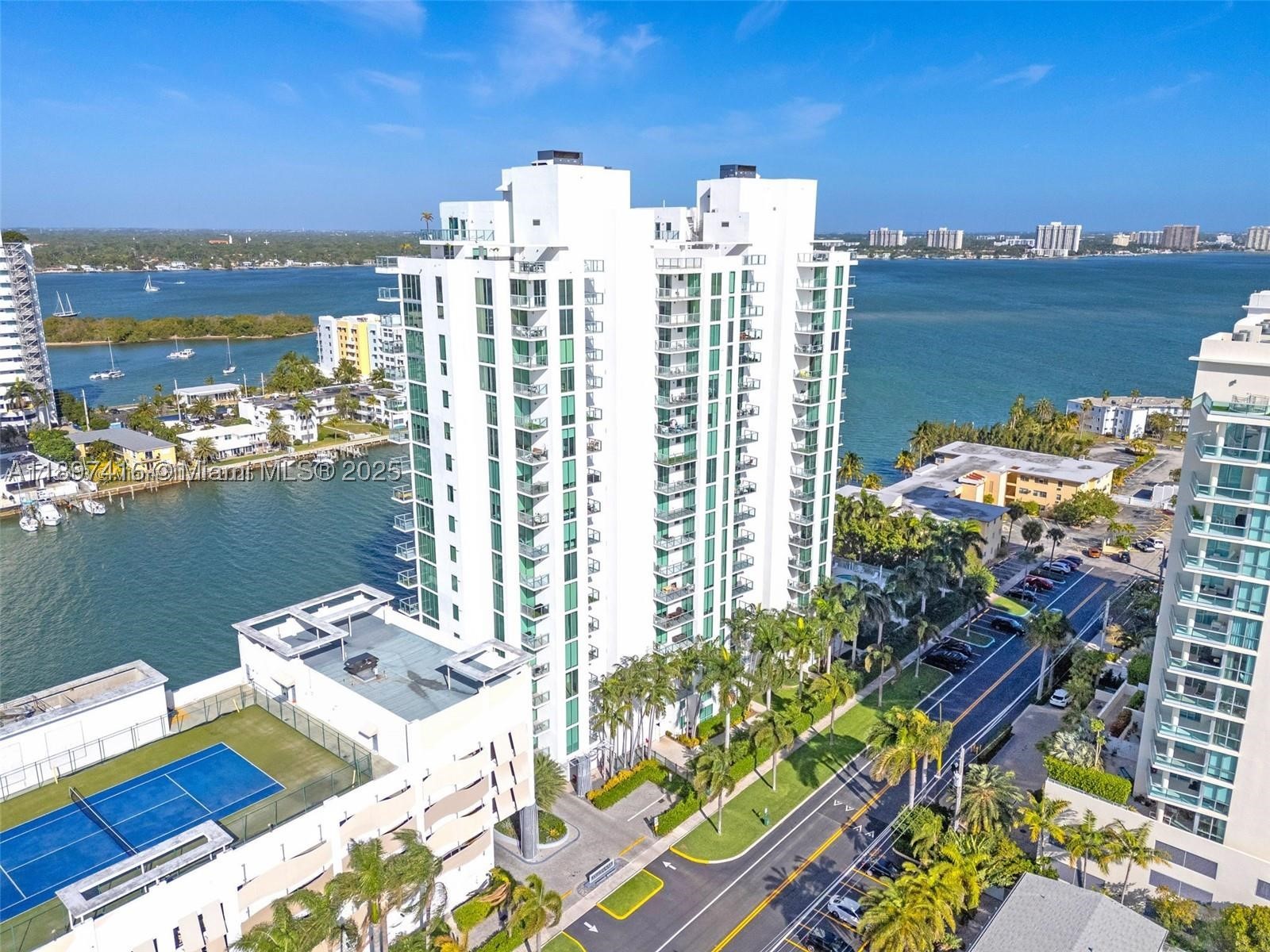 ELOQUENCE ON THE BAY COND - Residential