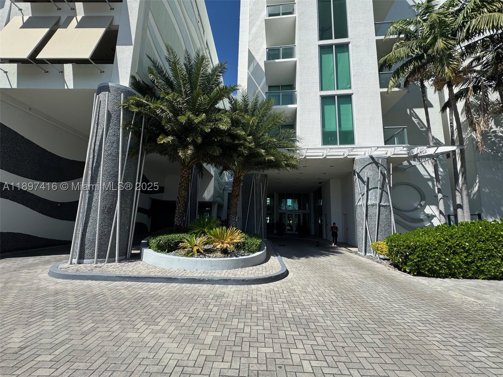 ELOQUENCE ON THE BAY COND - Residential