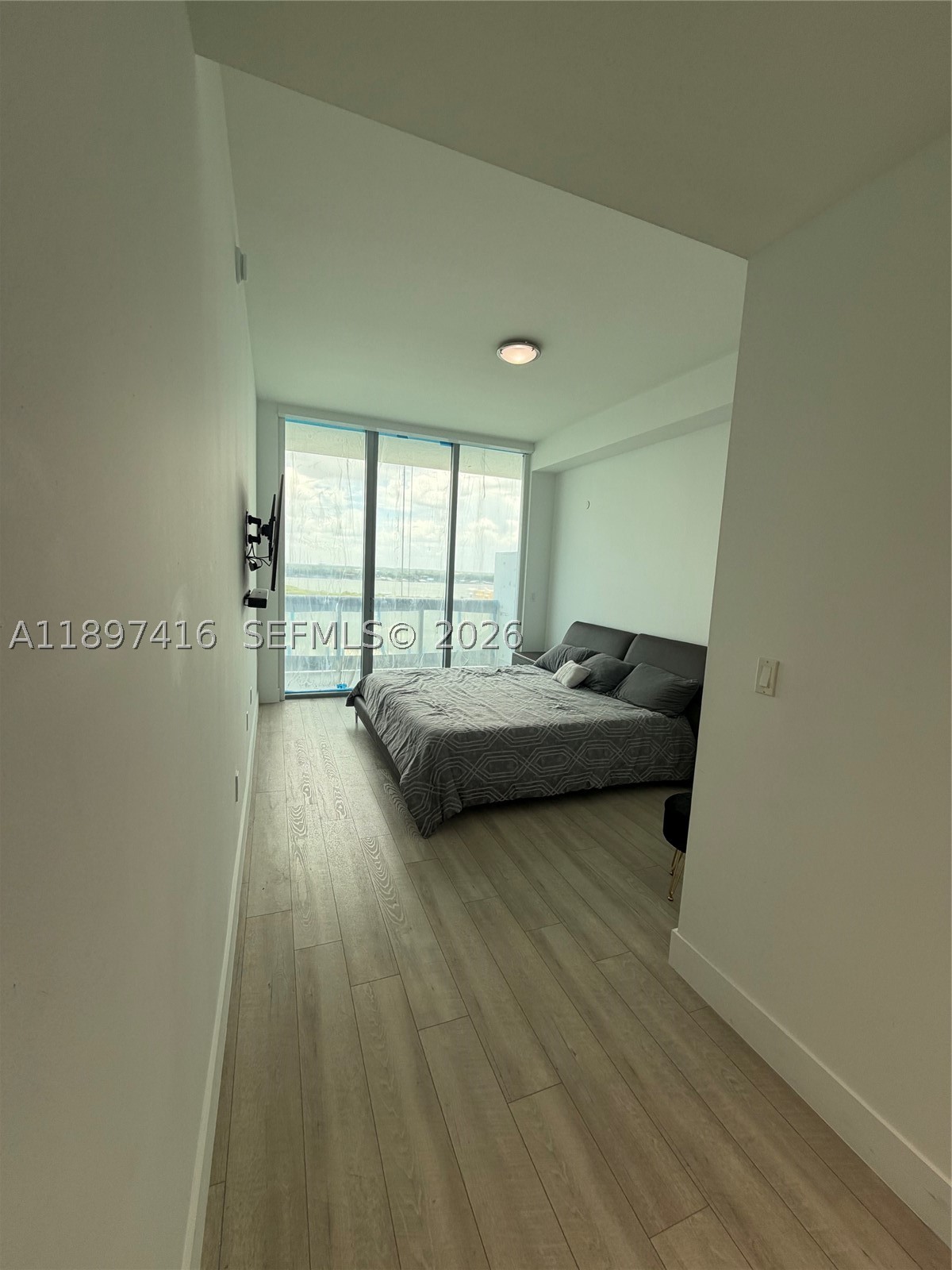 ELOQUENCE ON THE BAY COND - Residential
