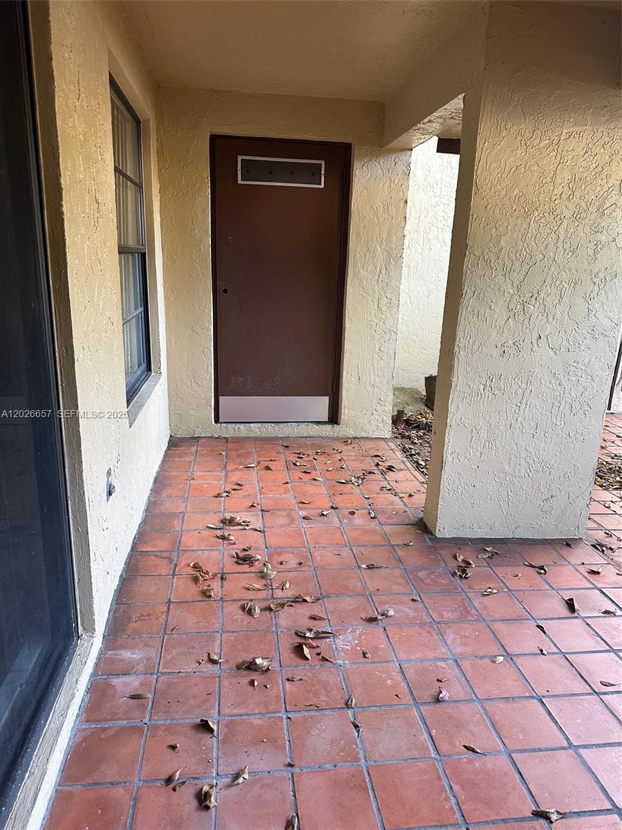 KENLAND POINTE CONDO IV - Residential Lease