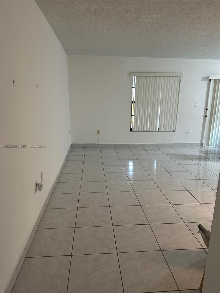 KENLAND POINTE CONDO IV - Residential Lease