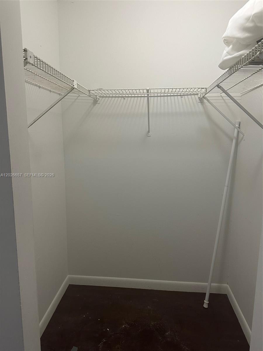 KENLAND POINTE CONDO IV - Residential Lease