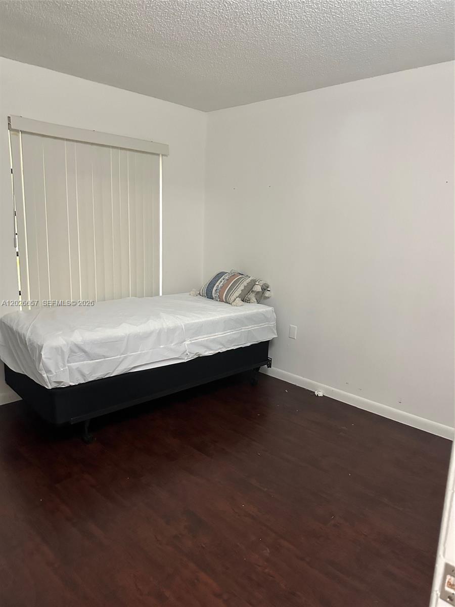 KENLAND POINTE CONDO IV - Residential Lease