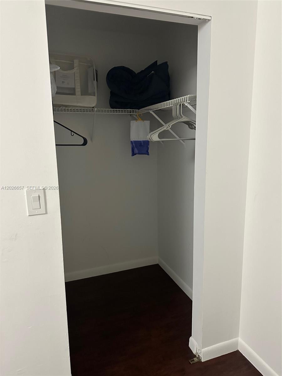 KENLAND POINTE CONDO IV - Residential Lease