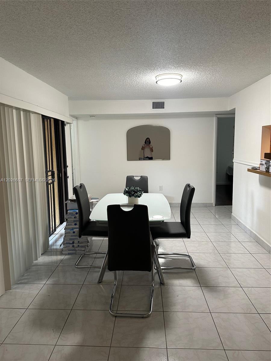 KENLAND POINTE CONDO IV - Residential Lease