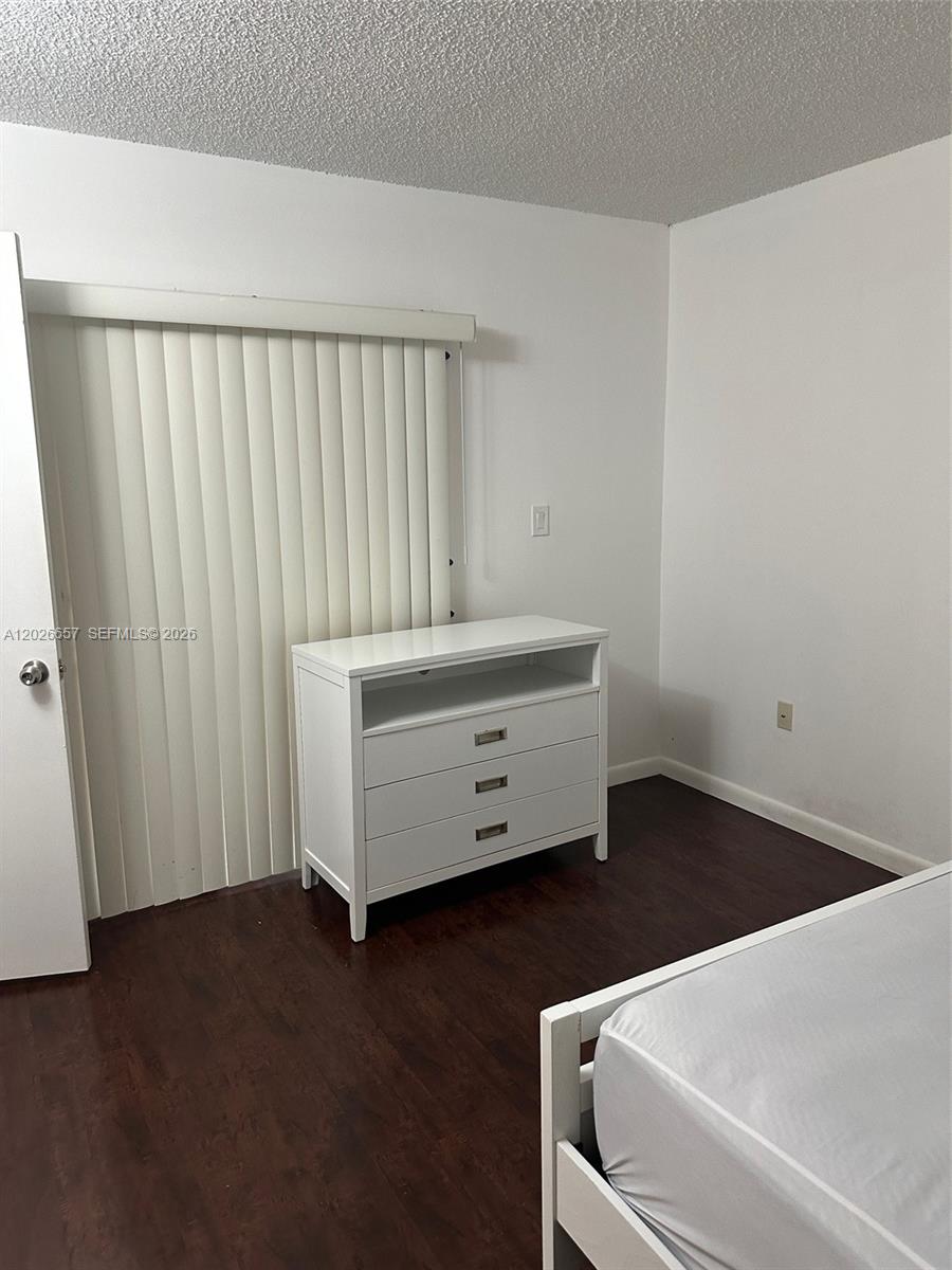 KENLAND POINTE CONDO IV - Residential Lease