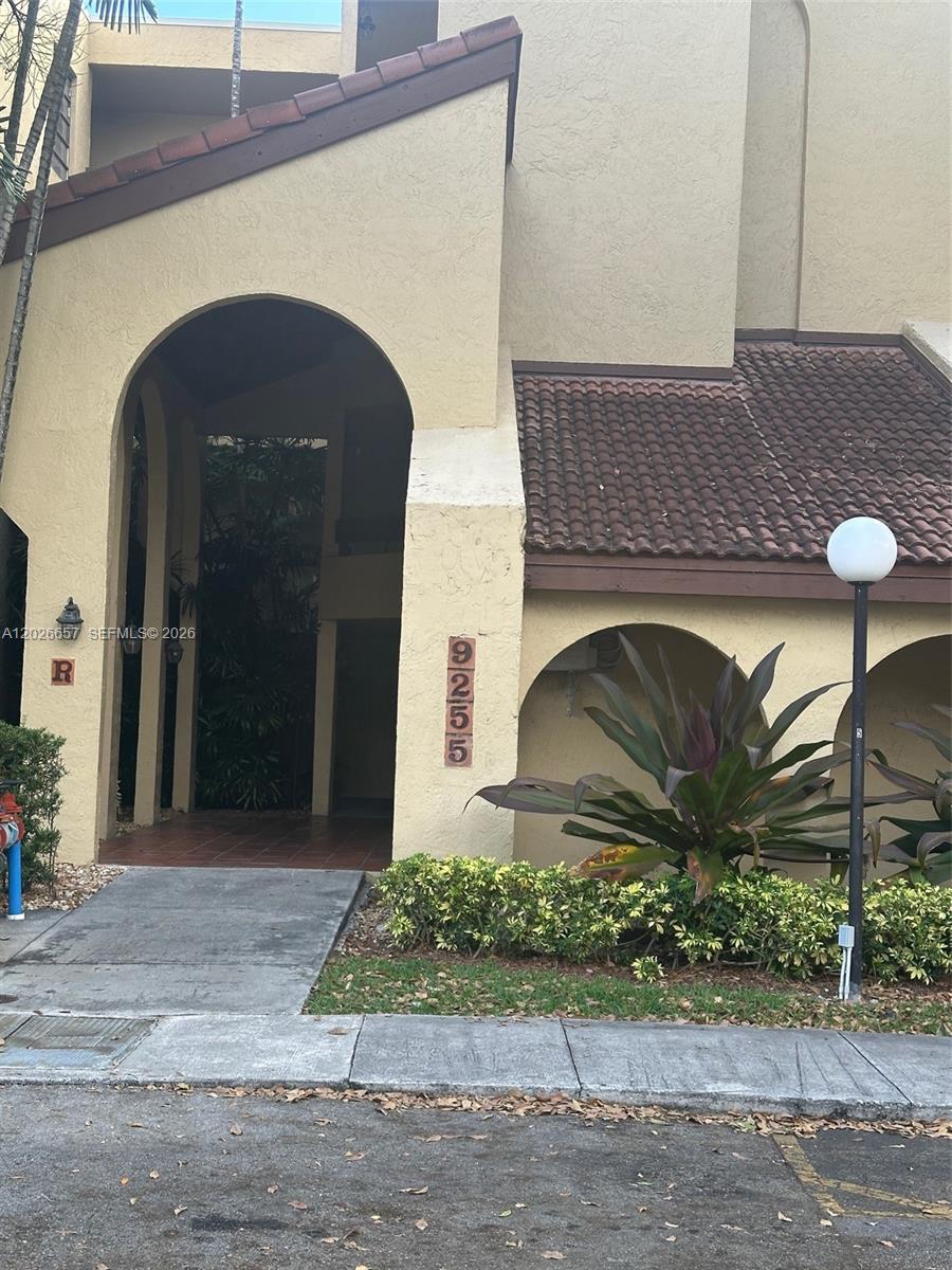 KENLAND POINTE CONDO IV - Residential Lease