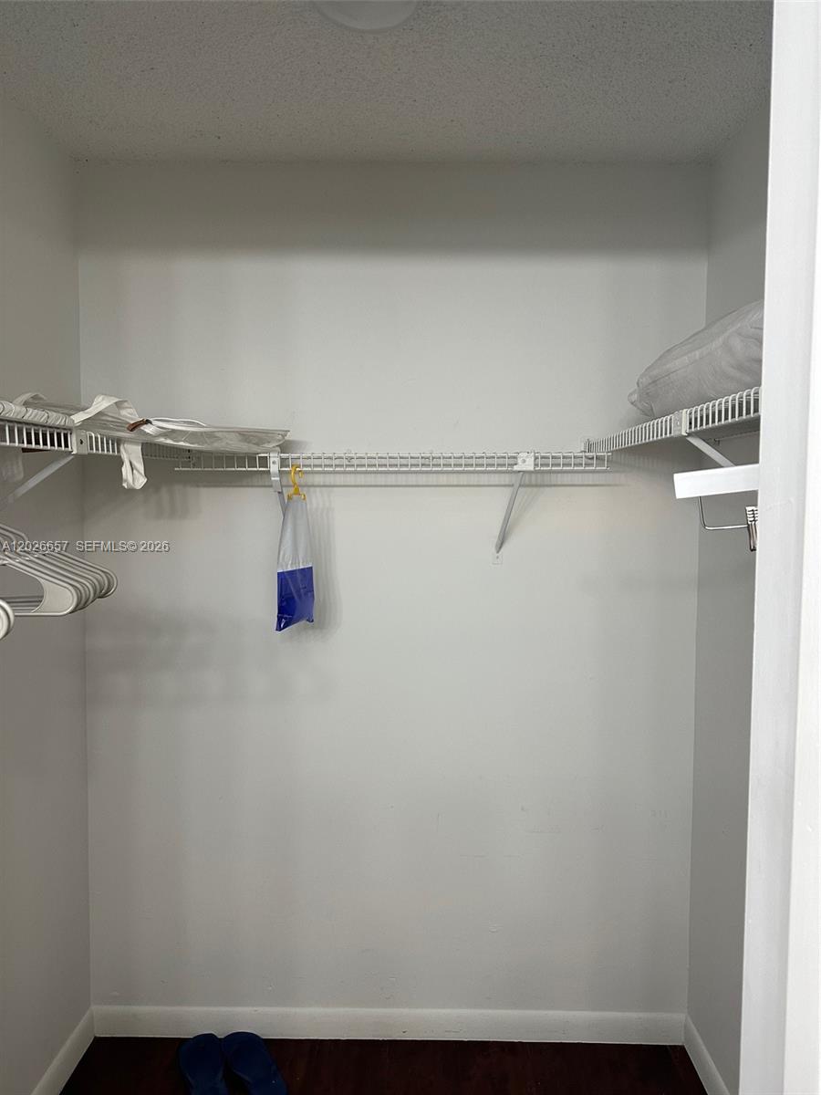 KENLAND POINTE CONDO IV - Residential Lease