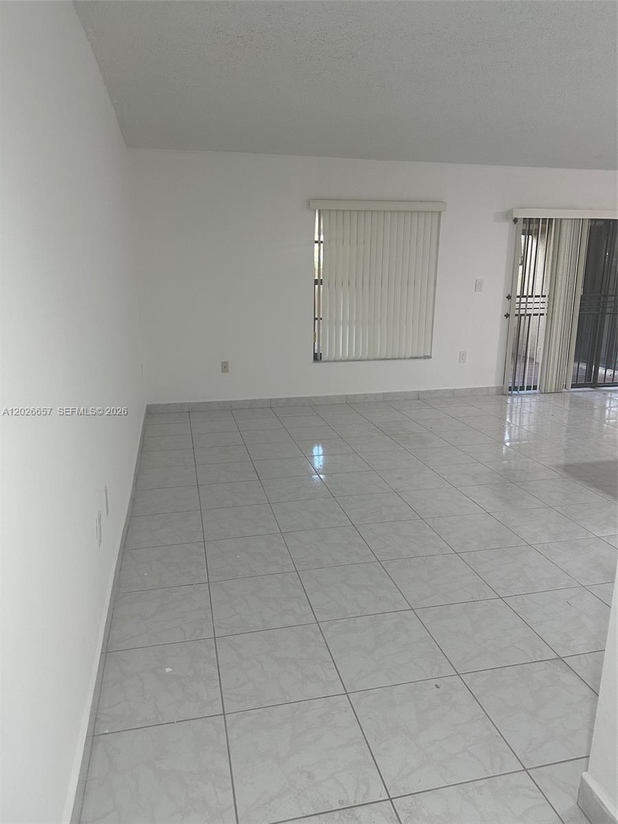 KENLAND POINTE CONDO IV - Residential Lease