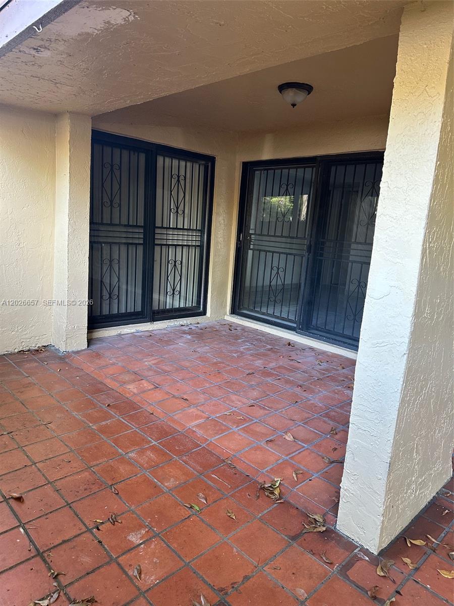 KENLAND POINTE CONDO IV - Residential Lease