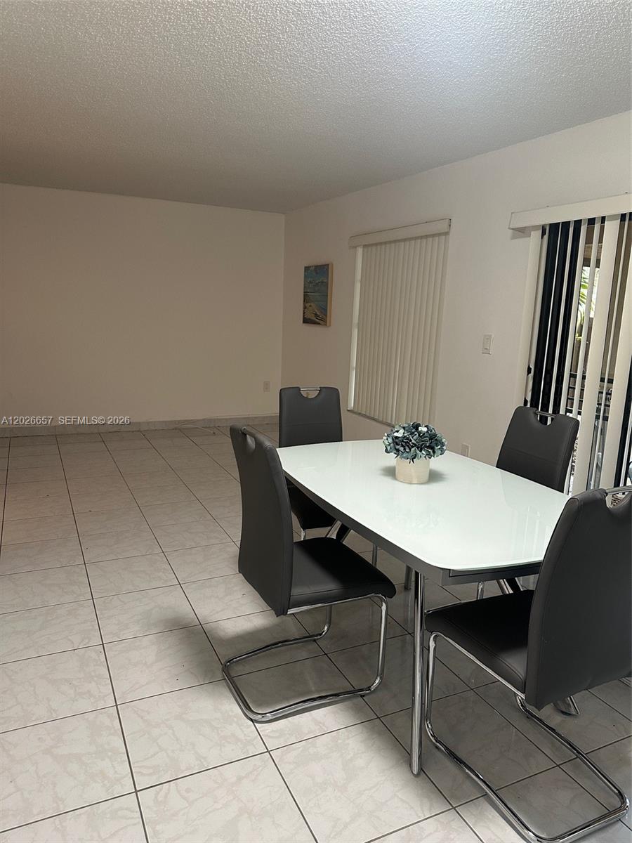 KENLAND POINTE CONDO IV - Residential Lease