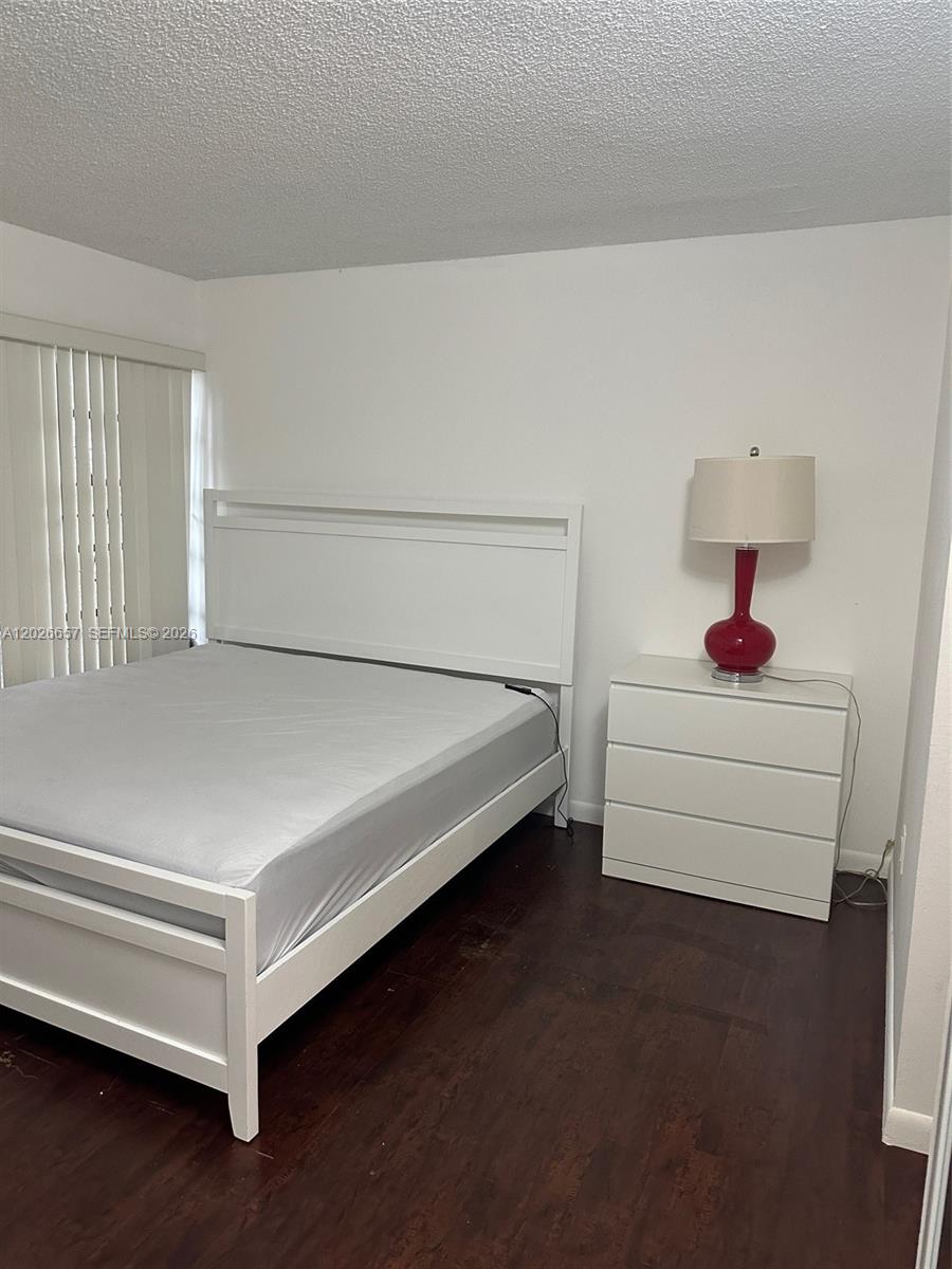 KENLAND POINTE CONDO IV - Residential Lease