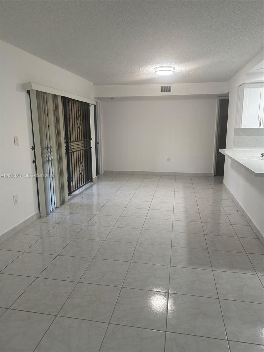 KENLAND POINTE CONDO IV - Residential Lease