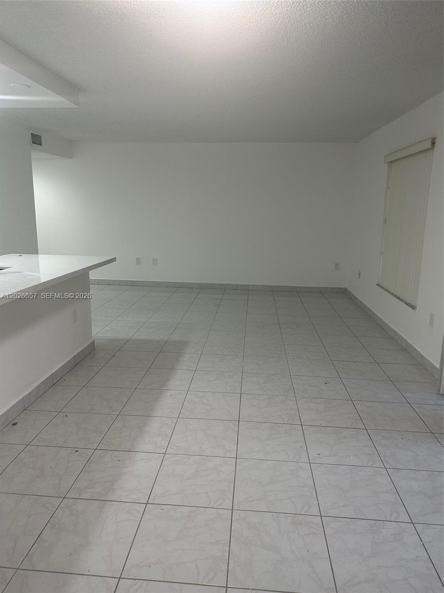 KENLAND POINTE CONDO IV - Residential Lease