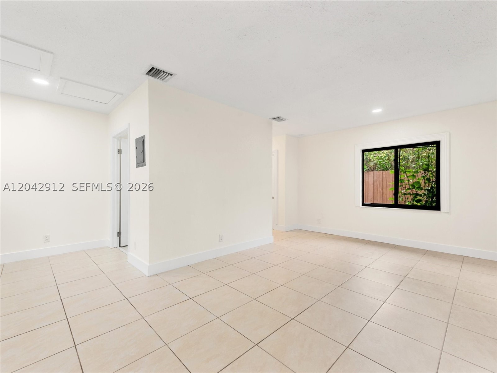 WEST RIVER SEC CROISSANT - Residential