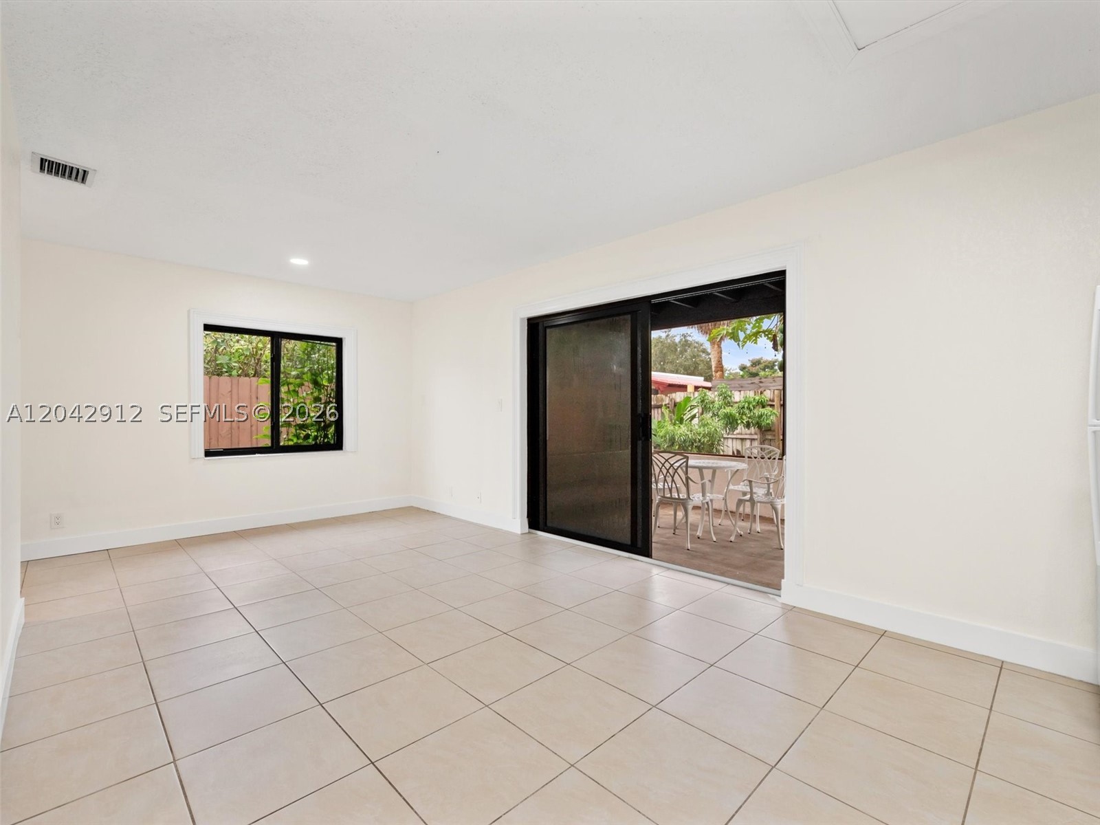 WEST RIVER SEC CROISSANT - Residential