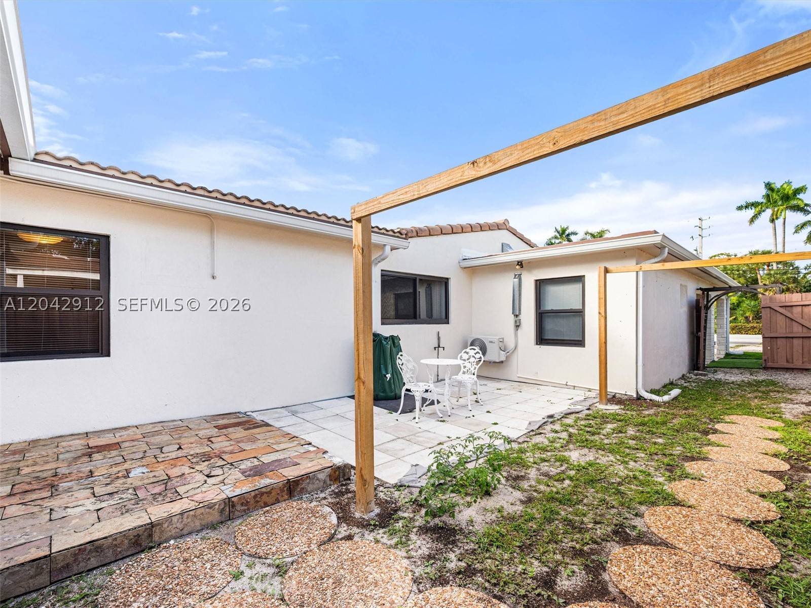 WEST RIVER SEC CROISSANT - Residential