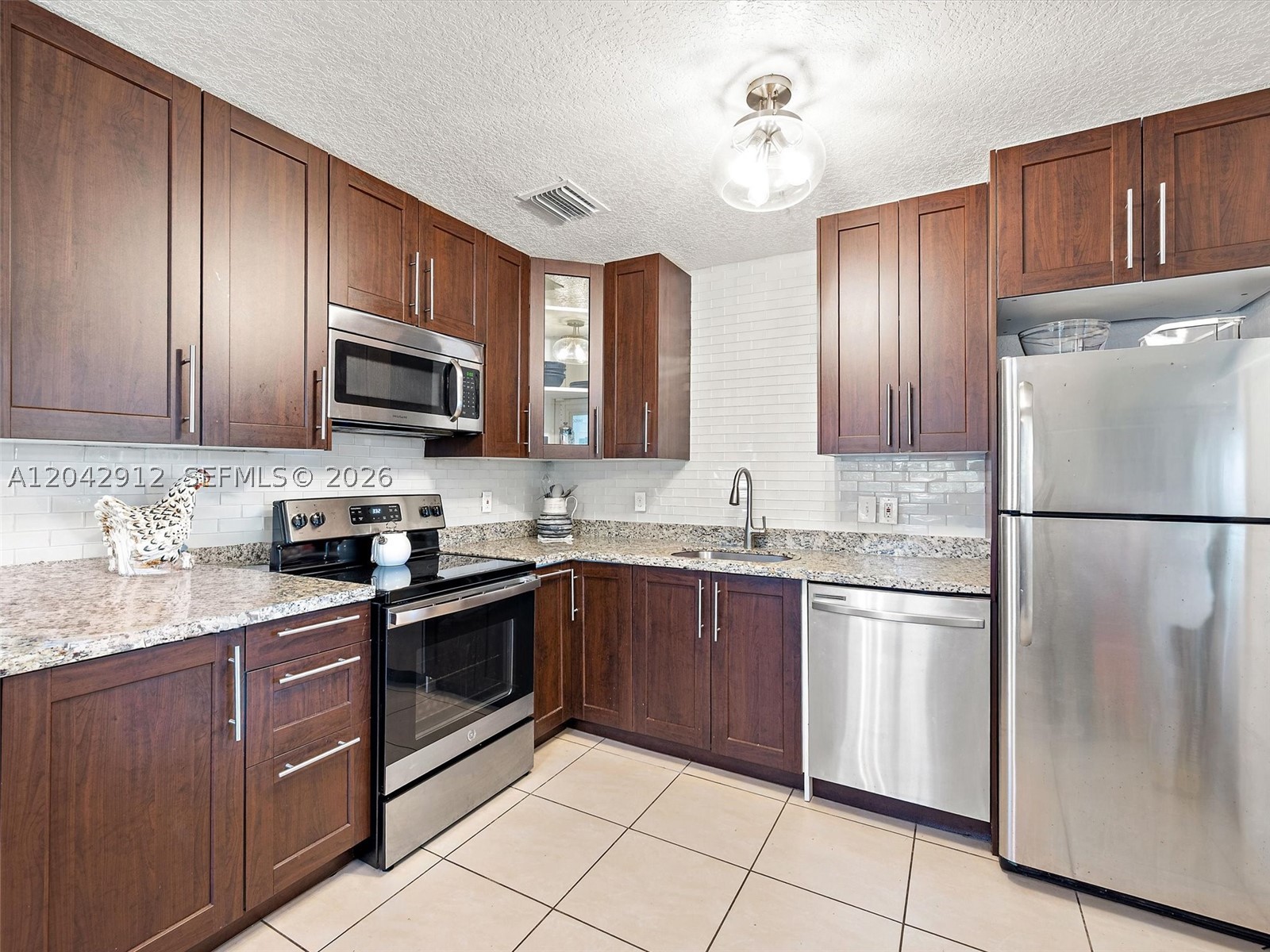 WEST RIVER SEC CROISSANT - Residential
