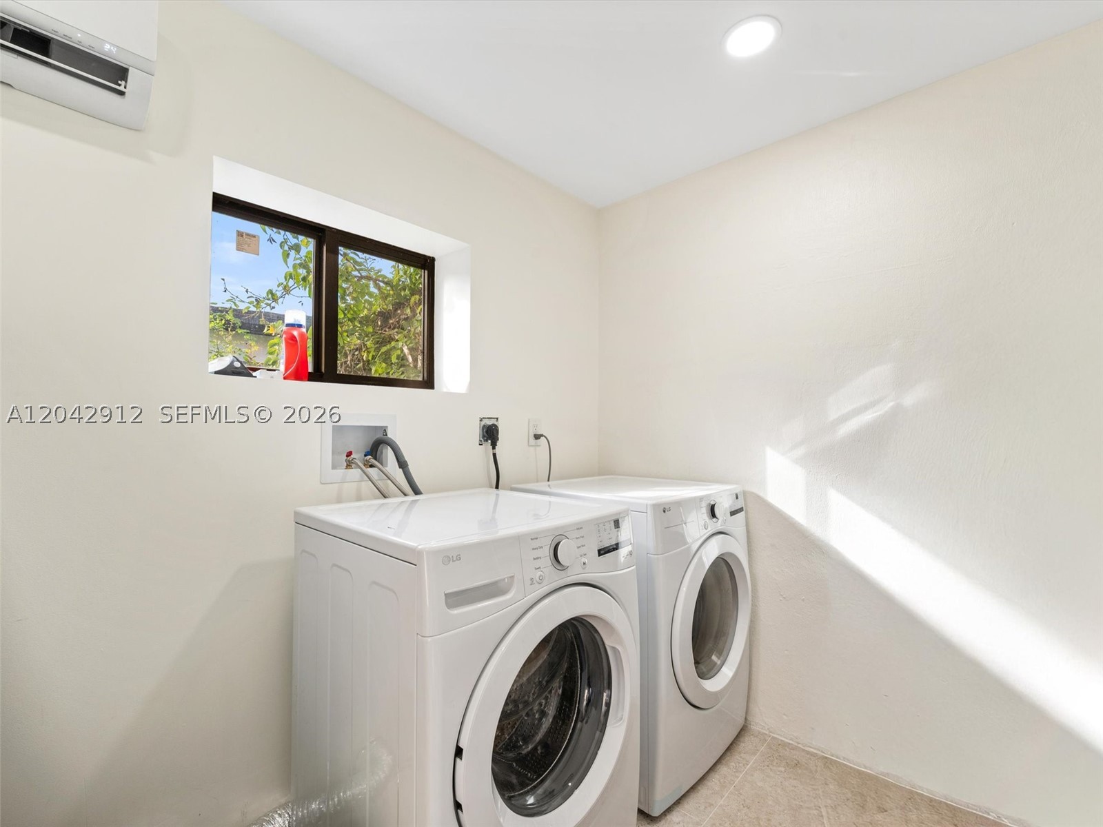WEST RIVER SEC CROISSANT - Residential