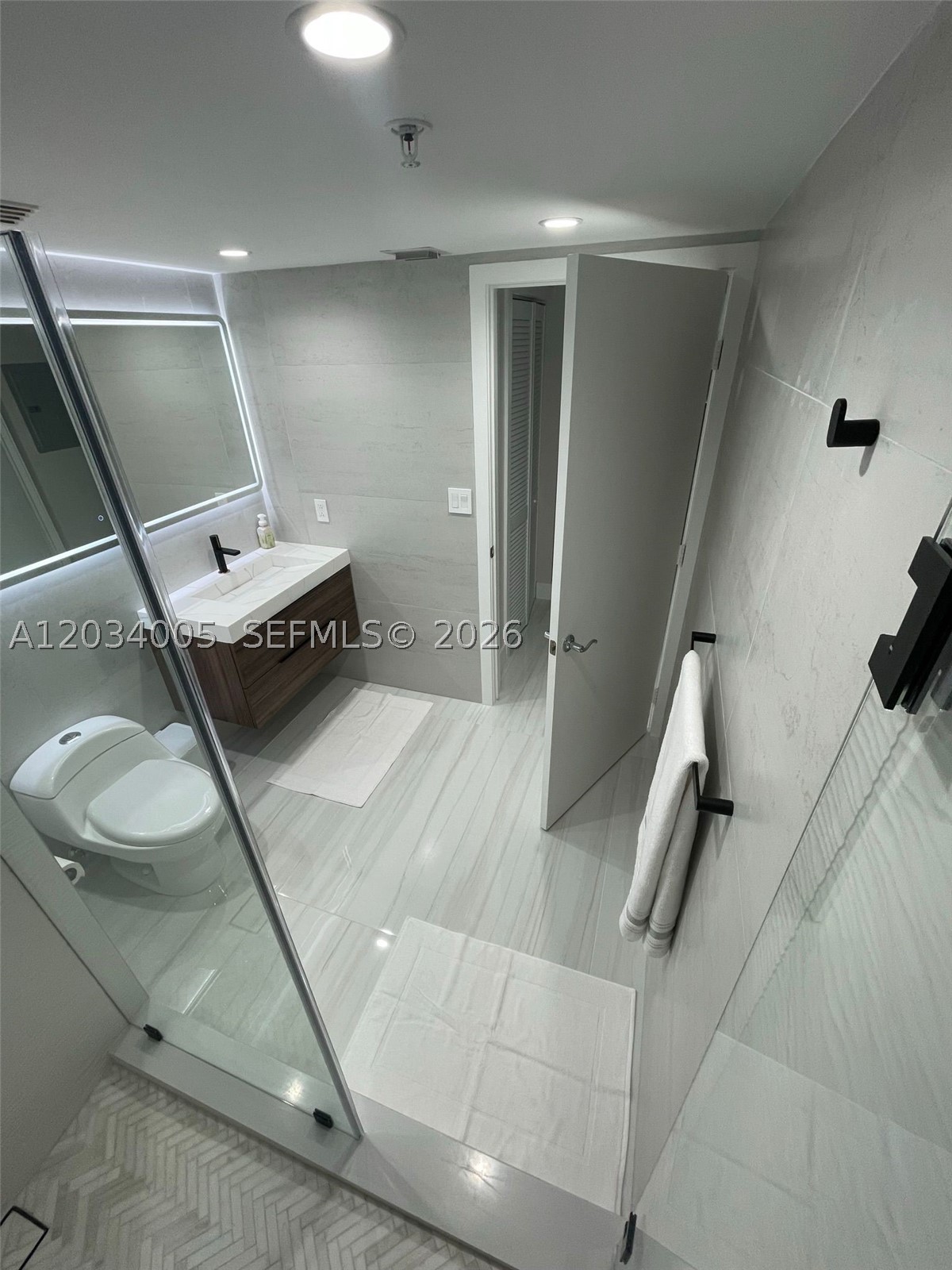 BRICKELL ON THE RIVER N T - Residential Lease