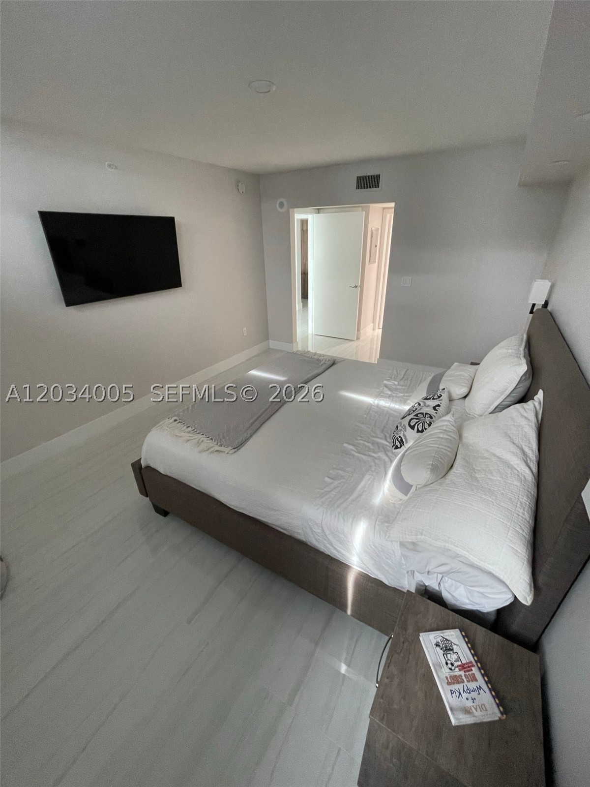 BRICKELL ON THE RIVER N T - Residential Lease