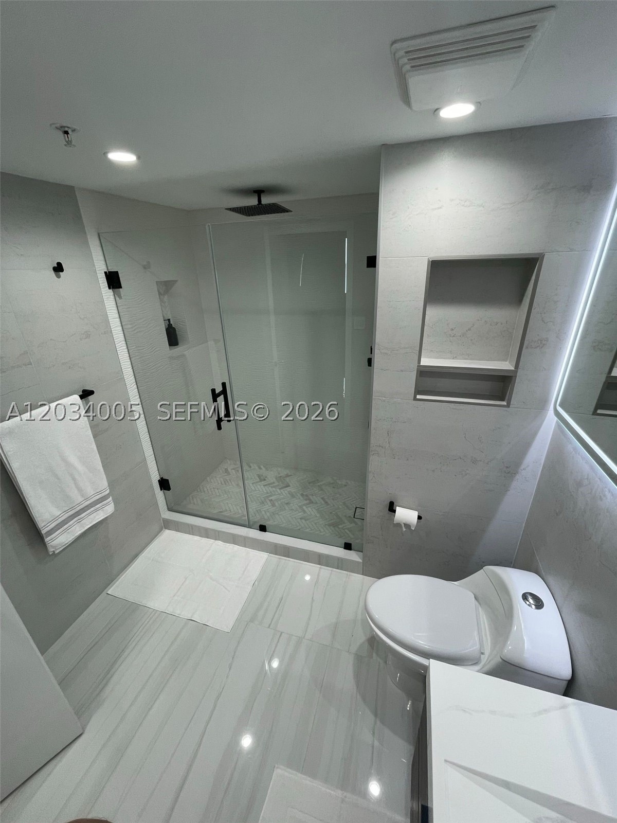 BRICKELL ON THE RIVER N T - Residential Lease