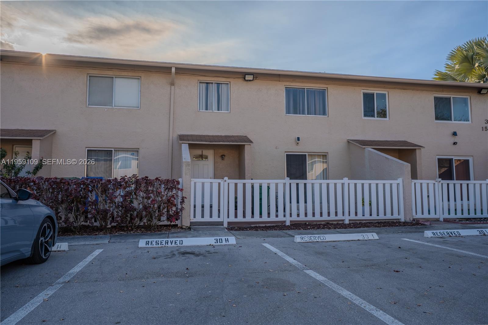 TOWNHOMES OF ORIOLE II - Residential