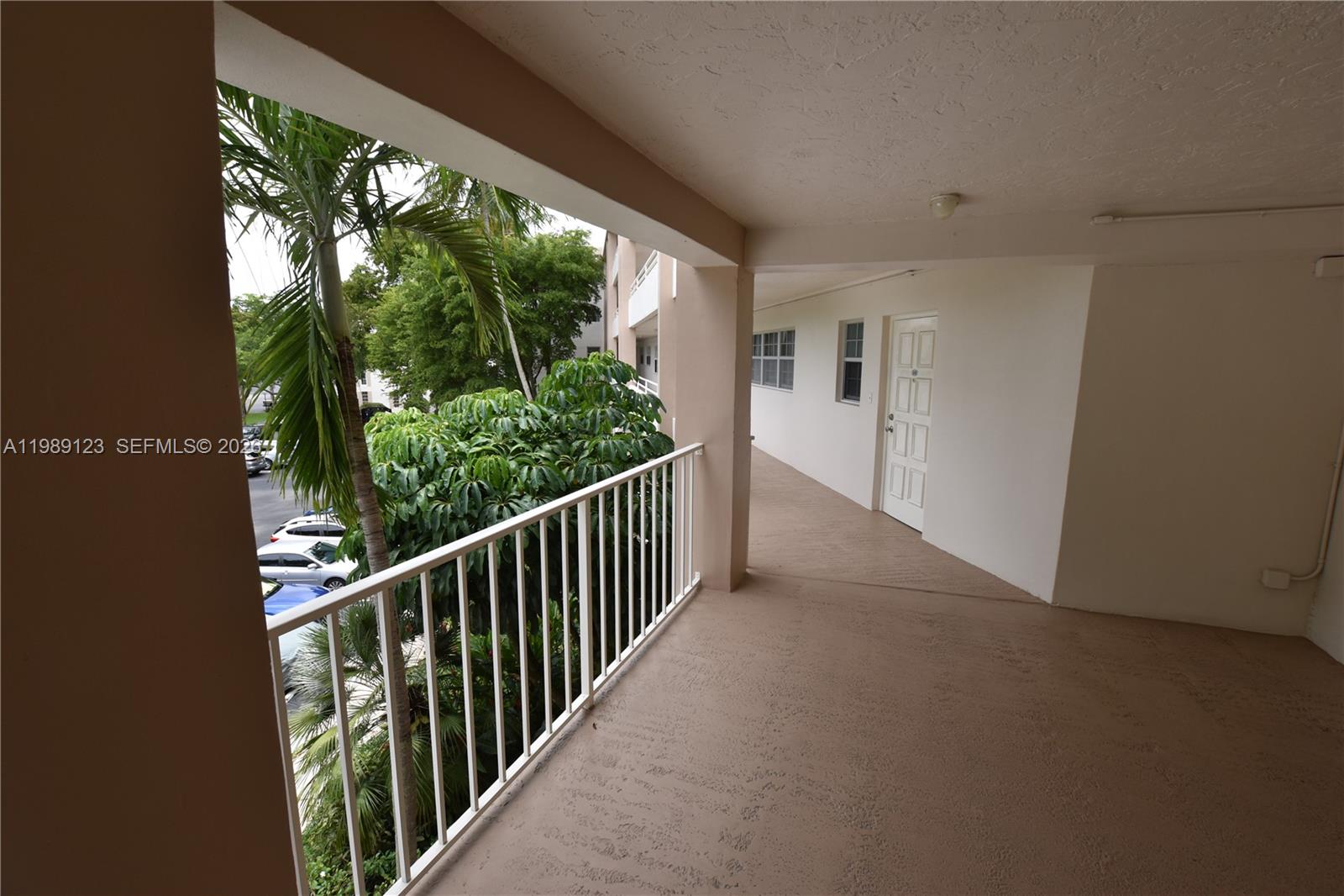 NO 70 PALM-AIRE COUNTRY C - Residential