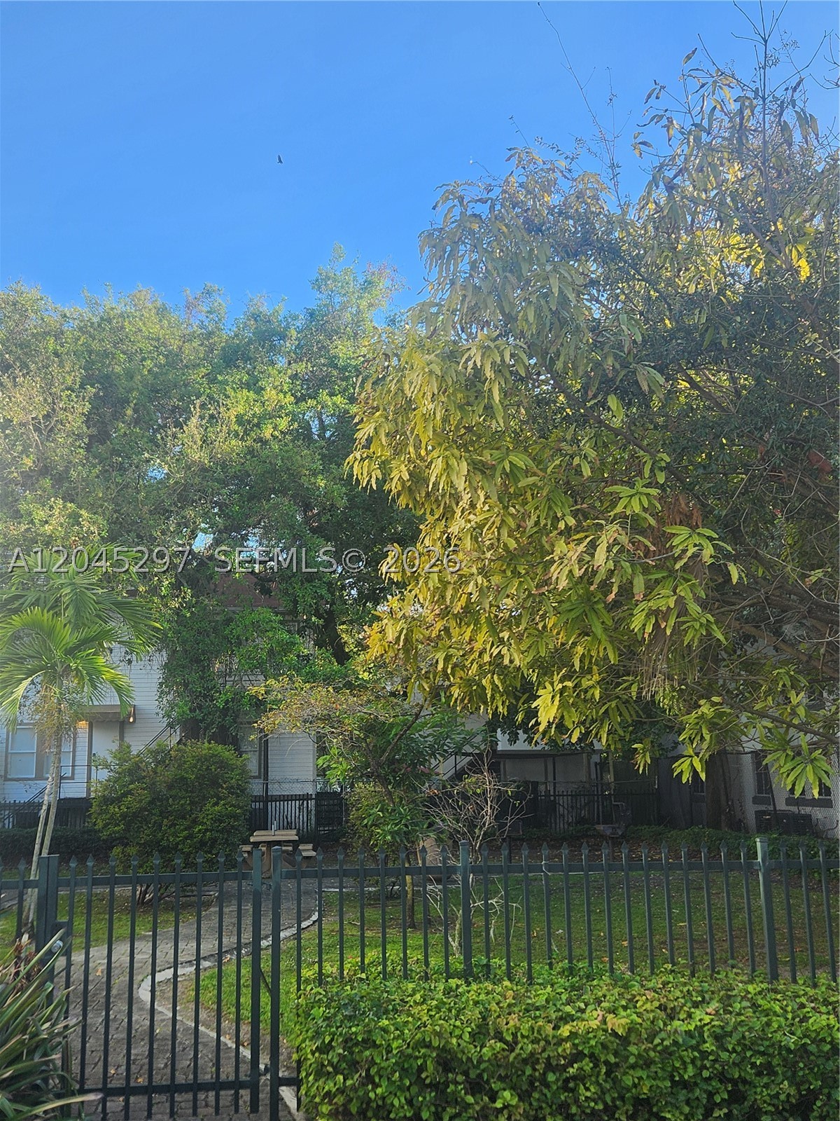 MIAMI NORTH - Land