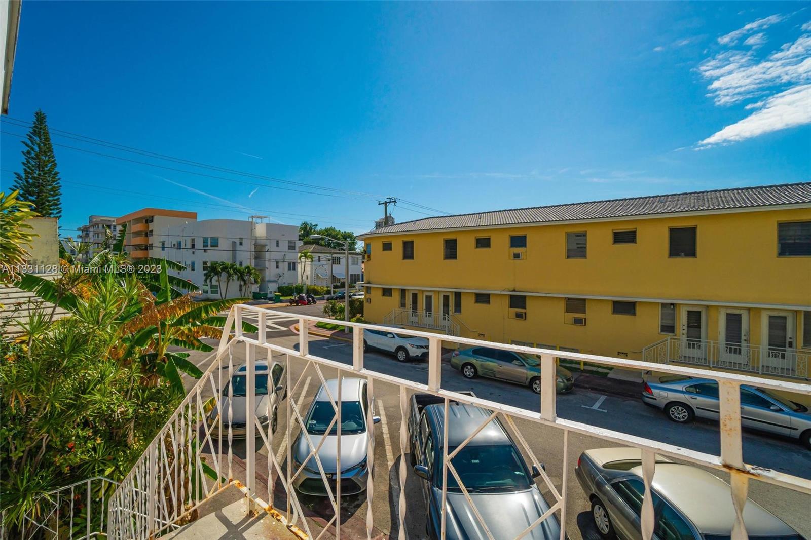 VILLA ELENA CONDO - Residential