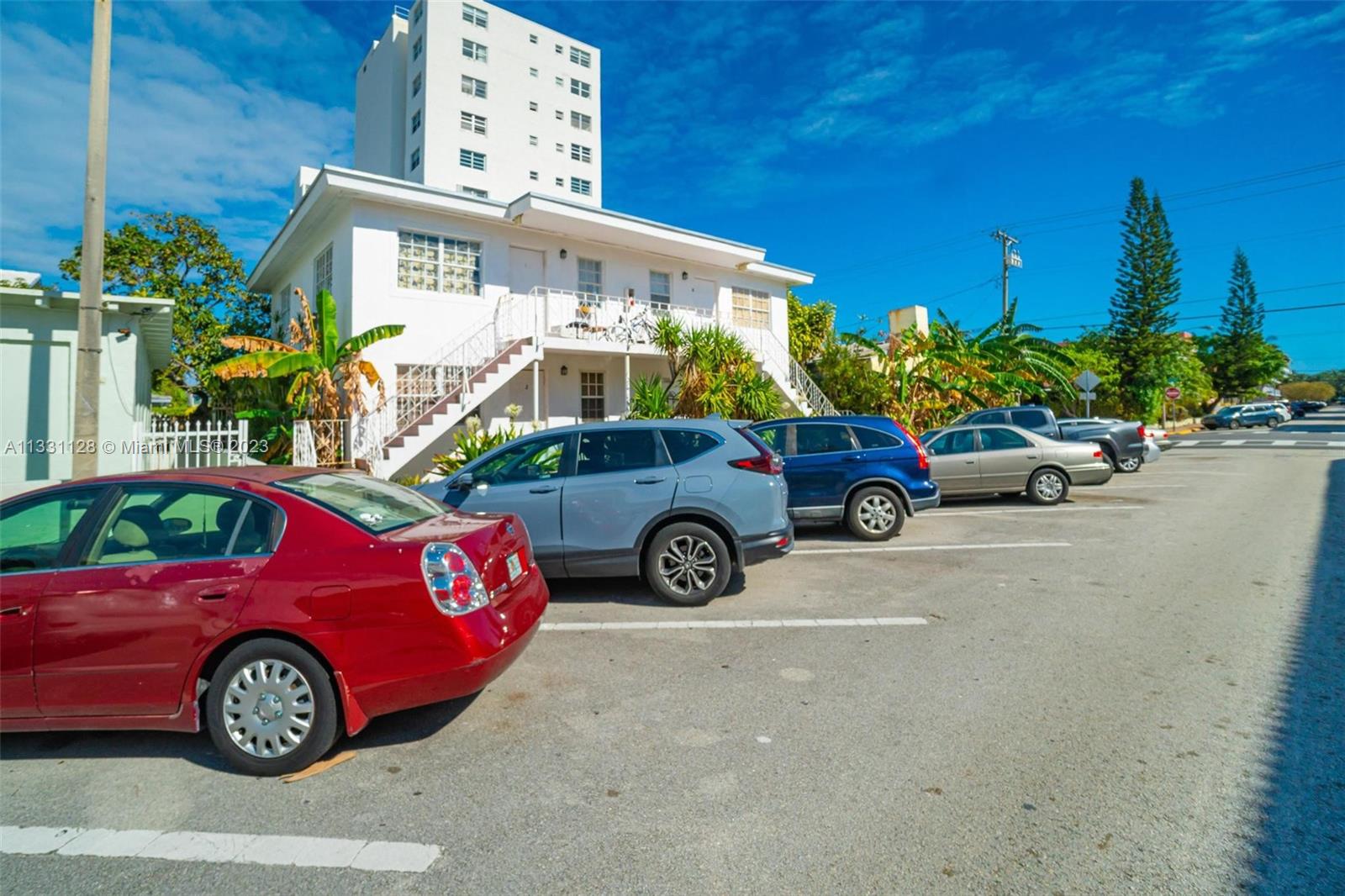 VILLA ELENA CONDO - Residential