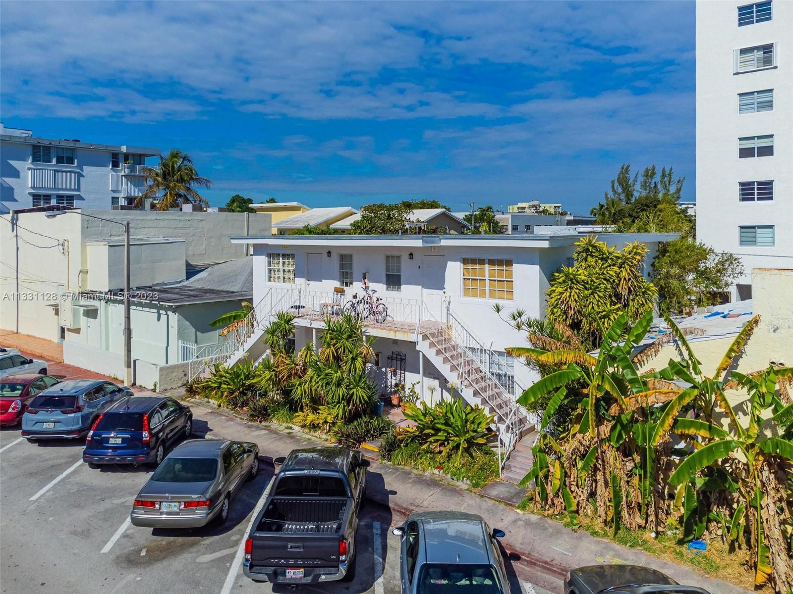 VILLA ELENA CONDO - Residential