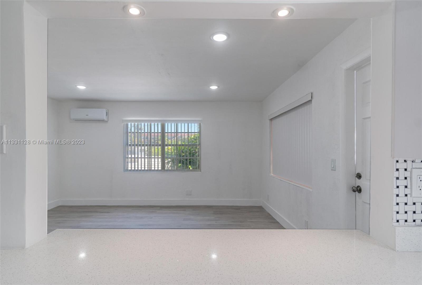 VILLA ELENA CONDO - Residential