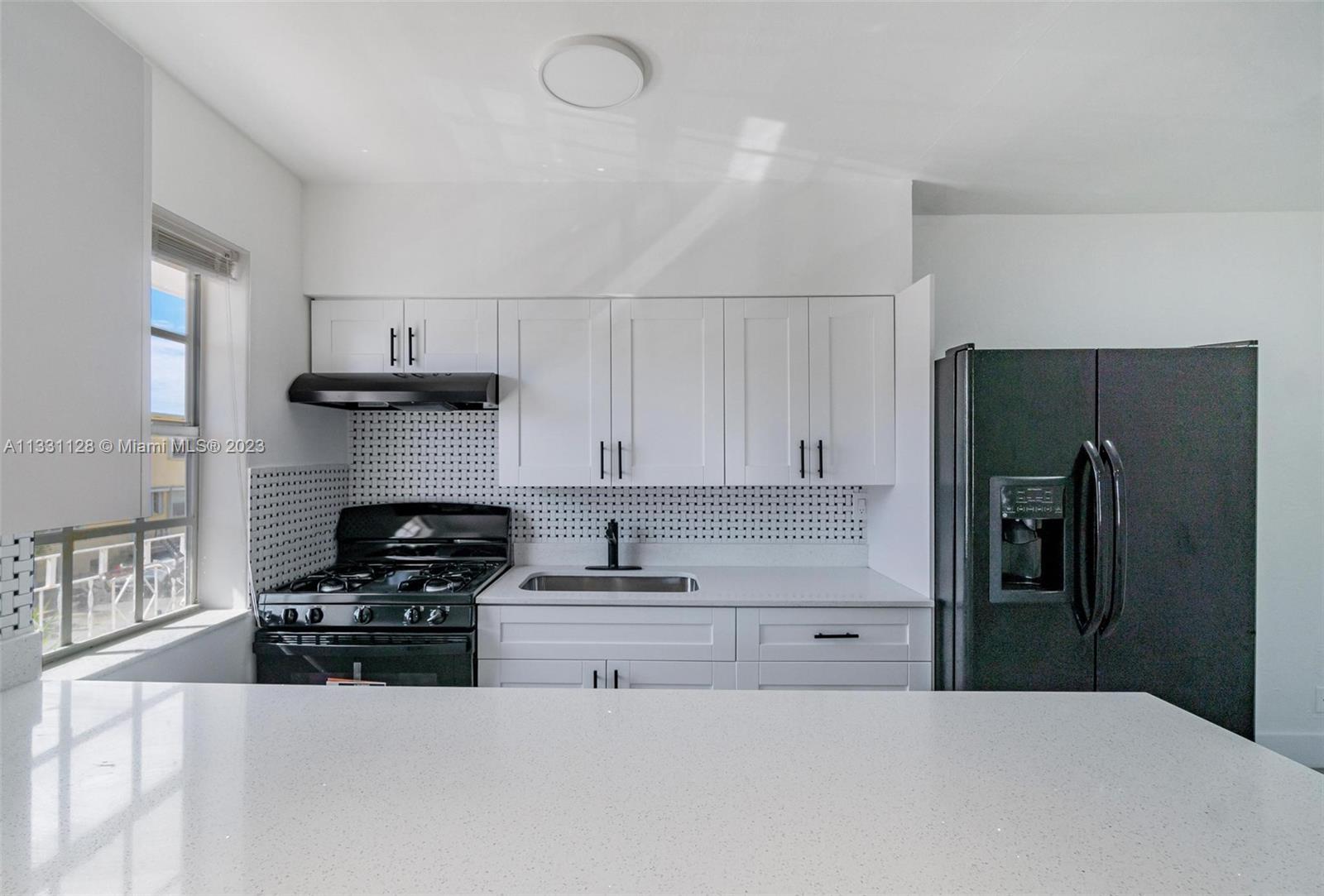 VILLA ELENA CONDO - Residential