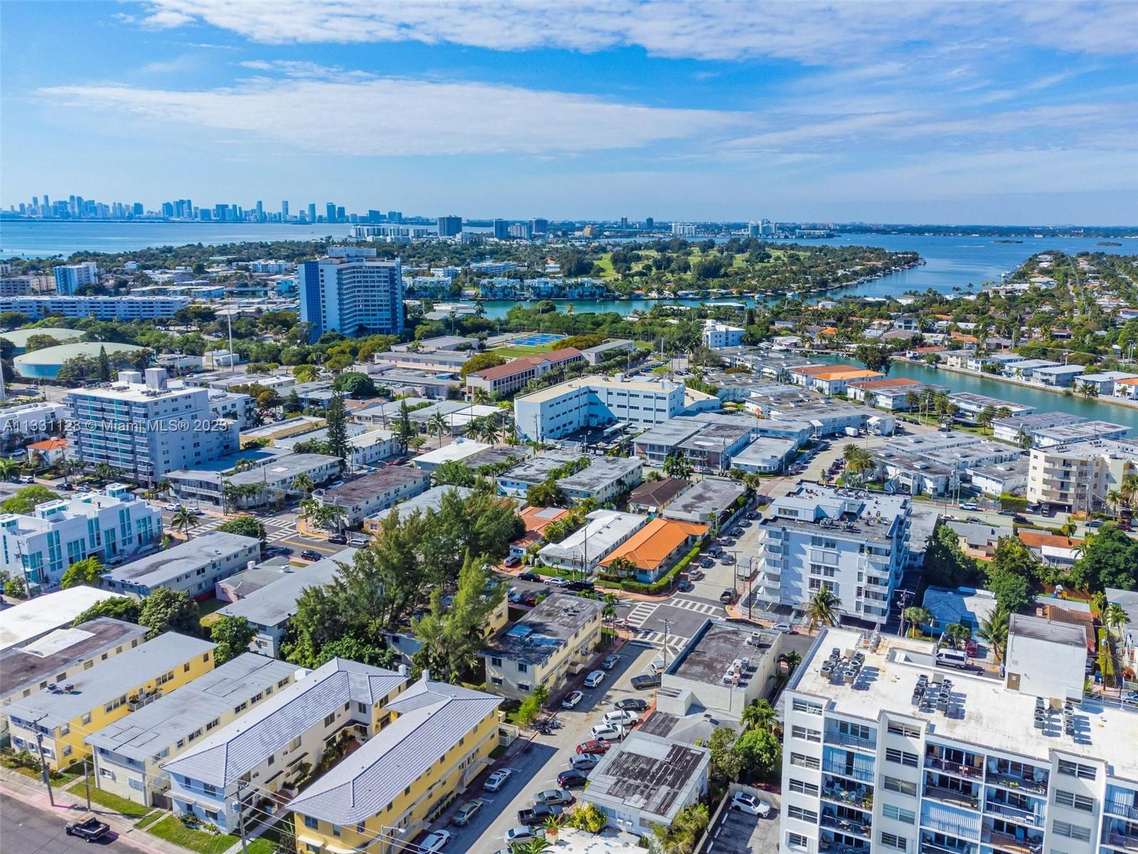 VILLA ELENA CONDO - Residential