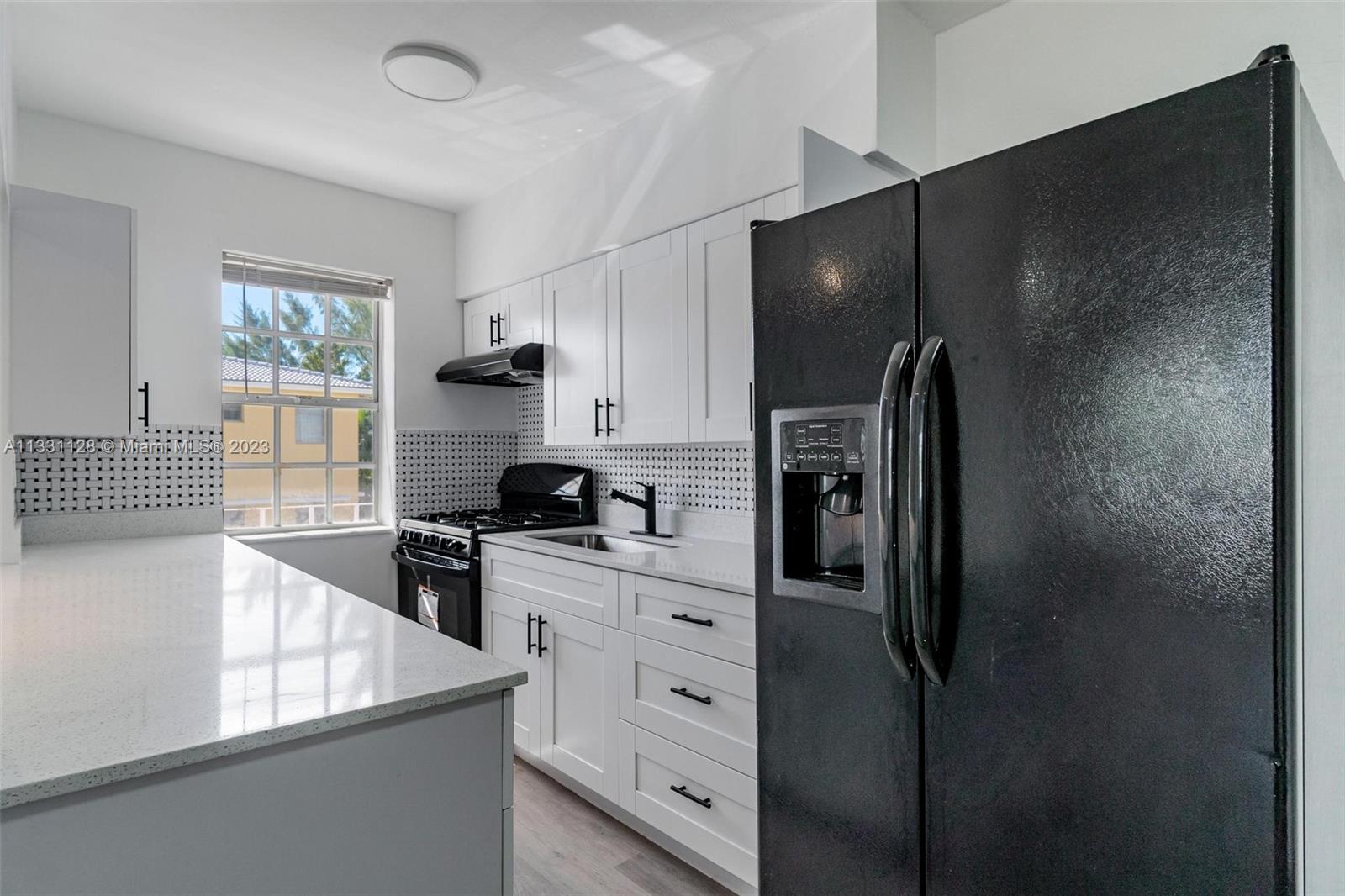 VILLA ELENA CONDO - Residential