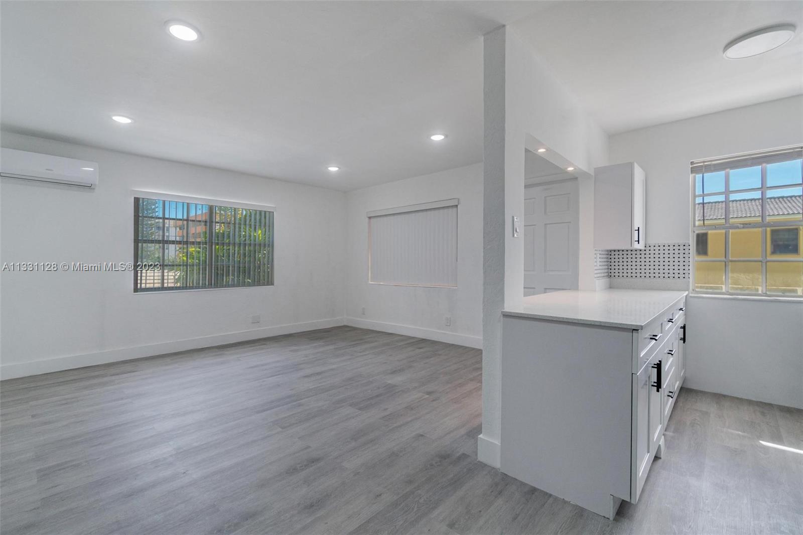 VILLA ELENA CONDO - Residential