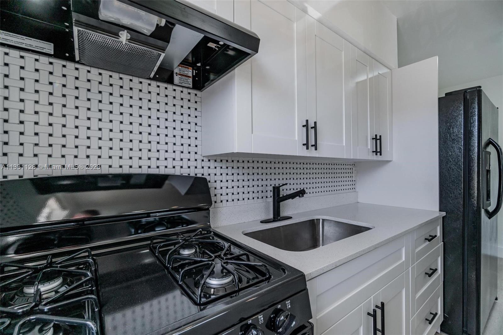 VILLA ELENA CONDO - Residential