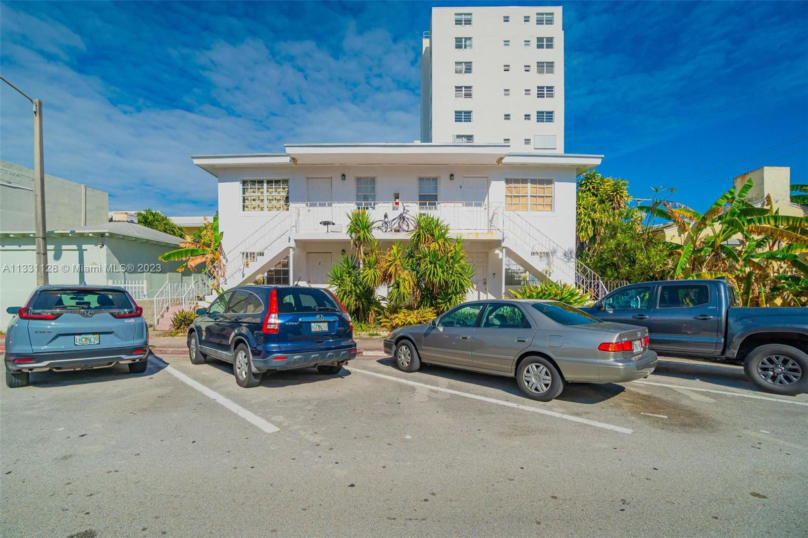 VILLA ELENA CONDO - Residential