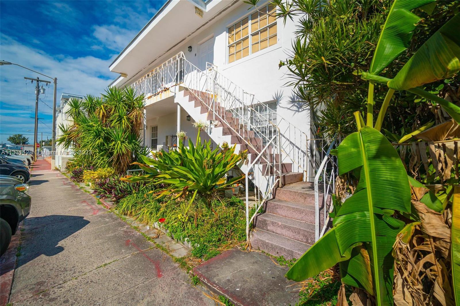 VILLA ELENA CONDO - Residential