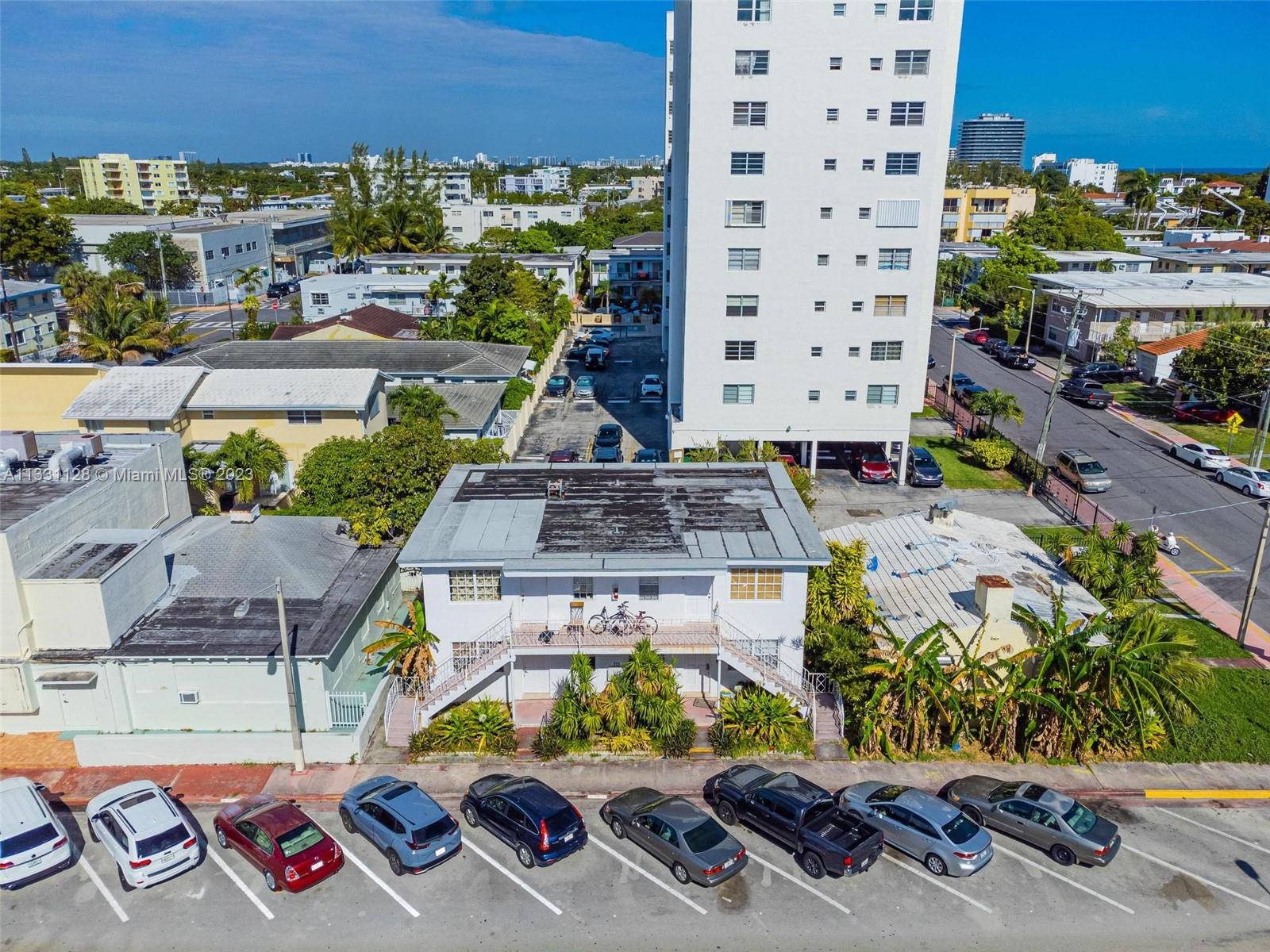 VILLA ELENA CONDO - Residential