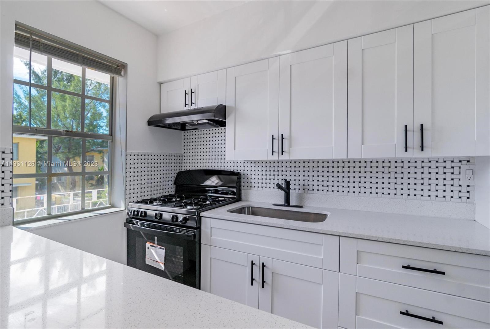 VILLA ELENA CONDO - Residential