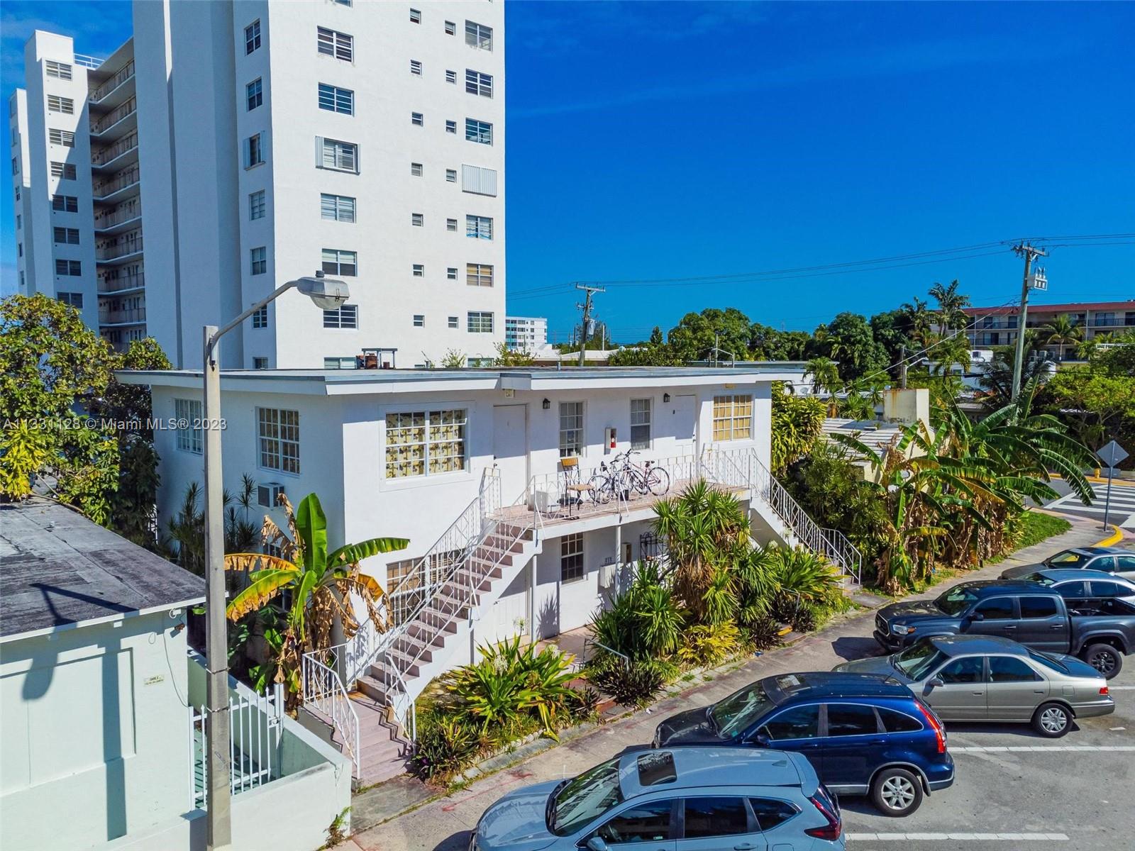 VILLA ELENA CONDO - Residential