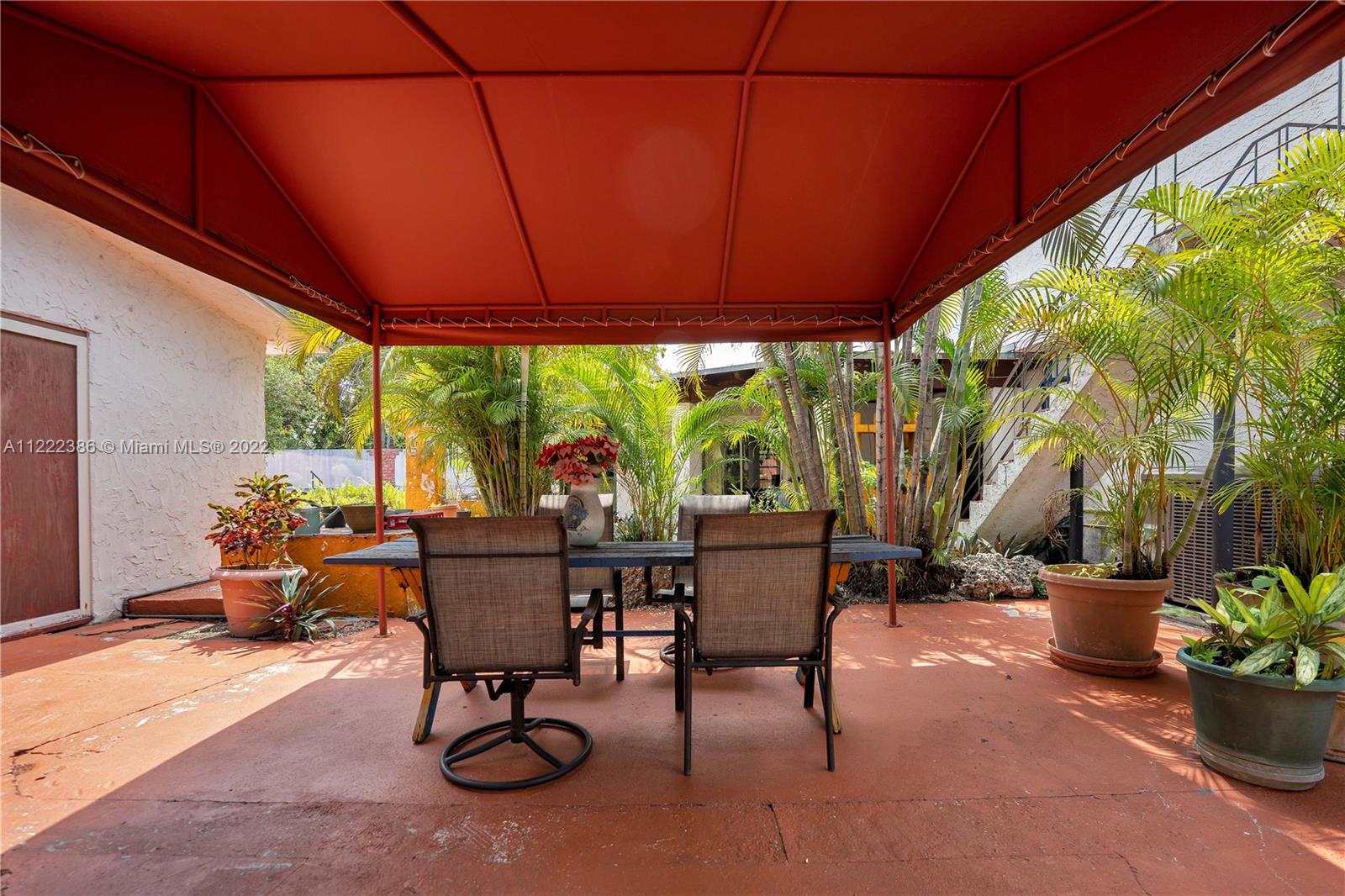 SUN DECK VLG - Residential