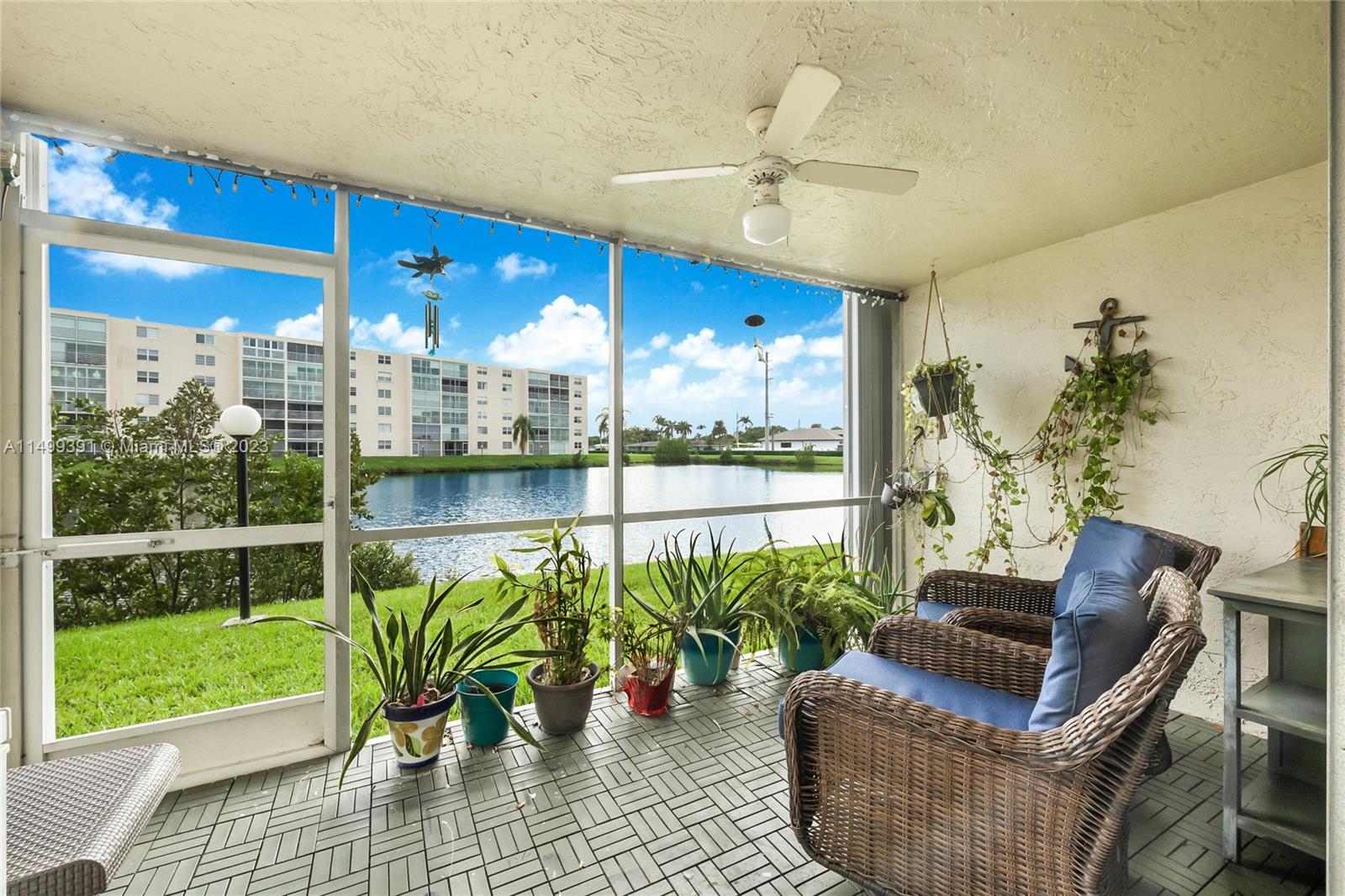 MEADOWBROOK LAKES VIEW CO - Residential