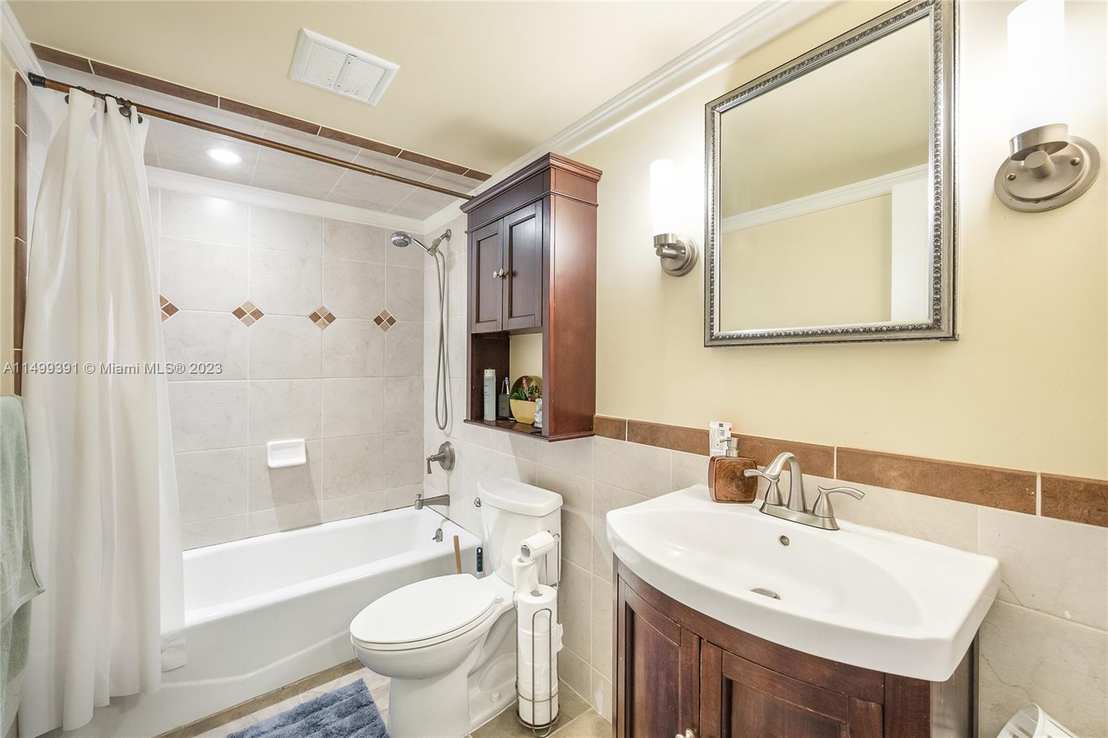 MEADOWBROOK LAKES VIEW CO - Residential