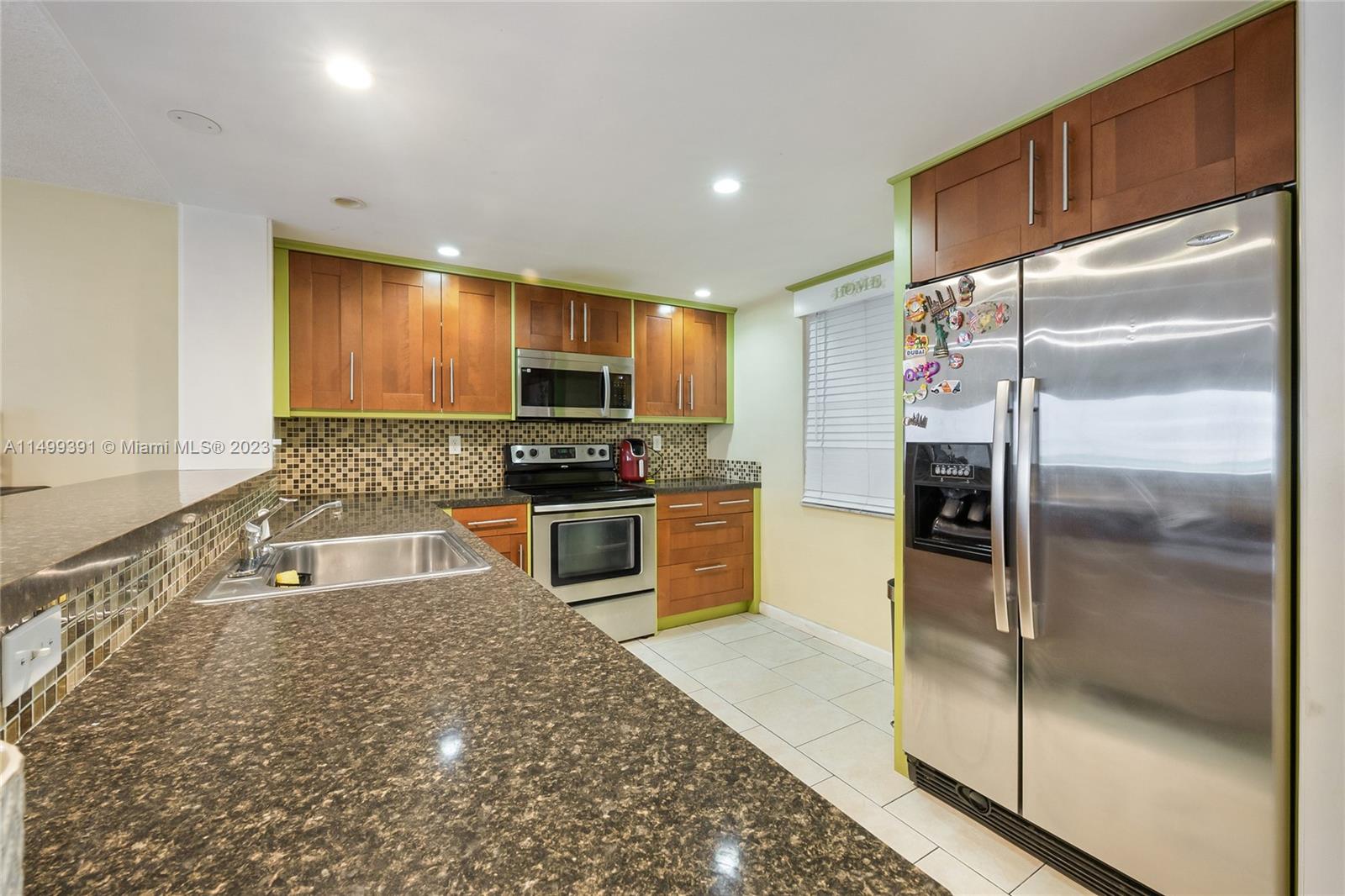 MEADOWBROOK LAKES VIEW CO - Residential