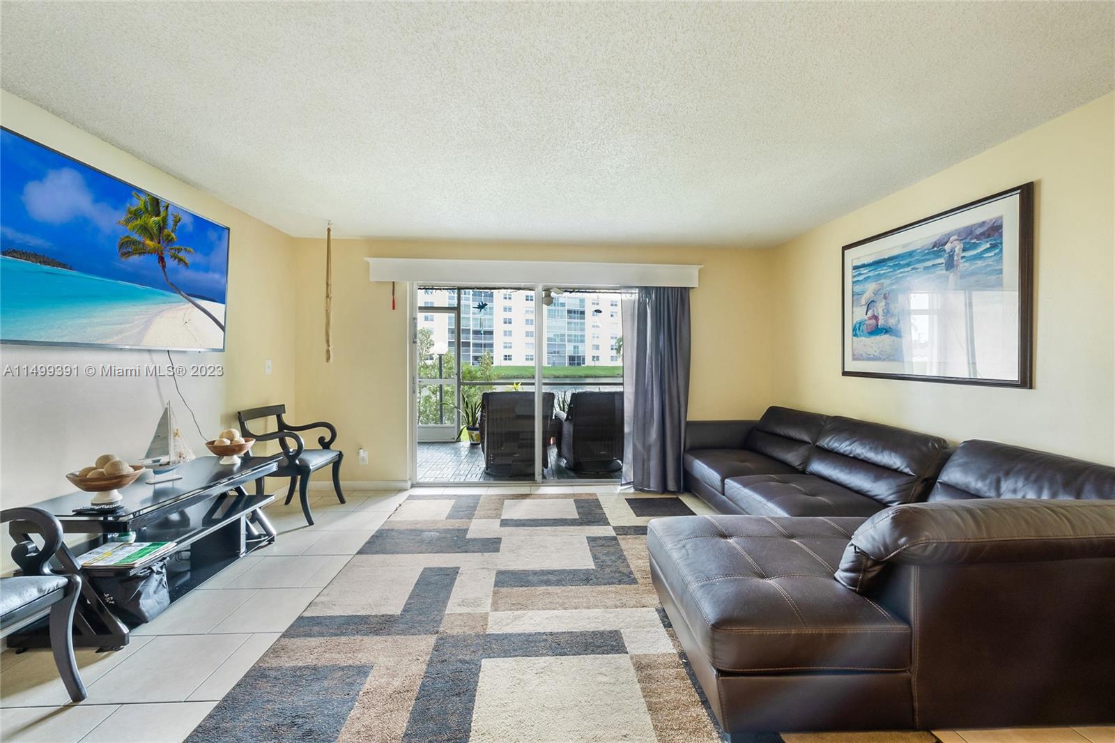 MEADOWBROOK LAKES VIEW CO - Residential