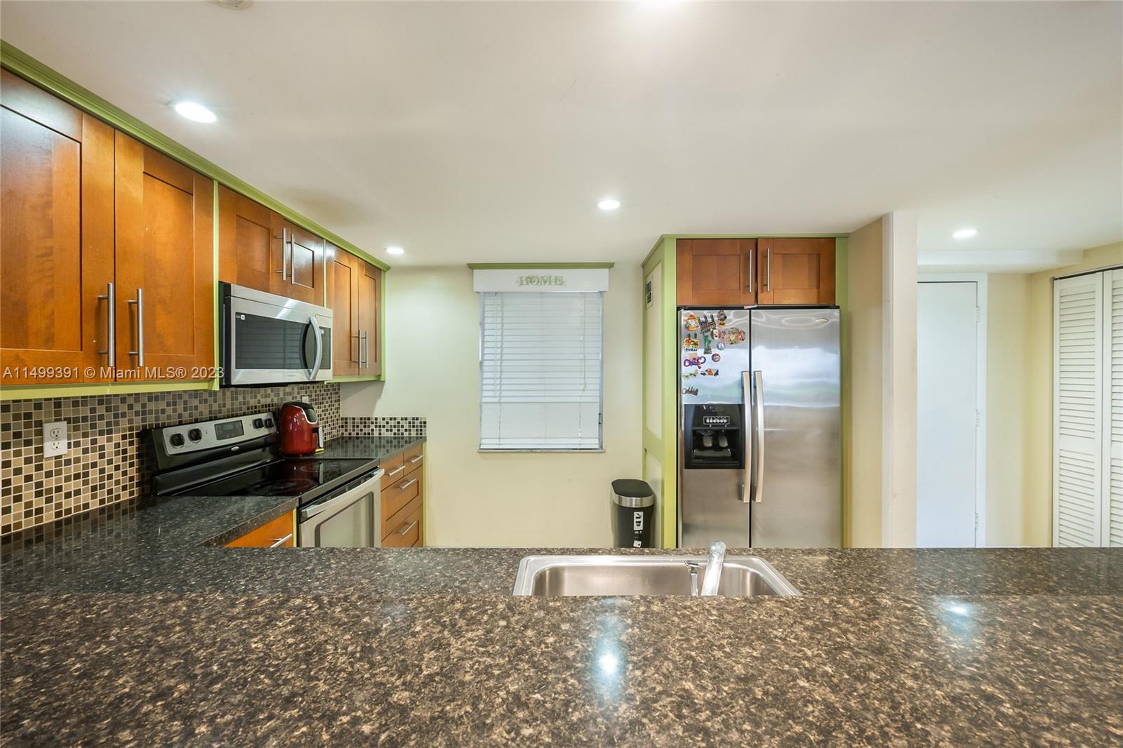 MEADOWBROOK LAKES VIEW CO - Residential